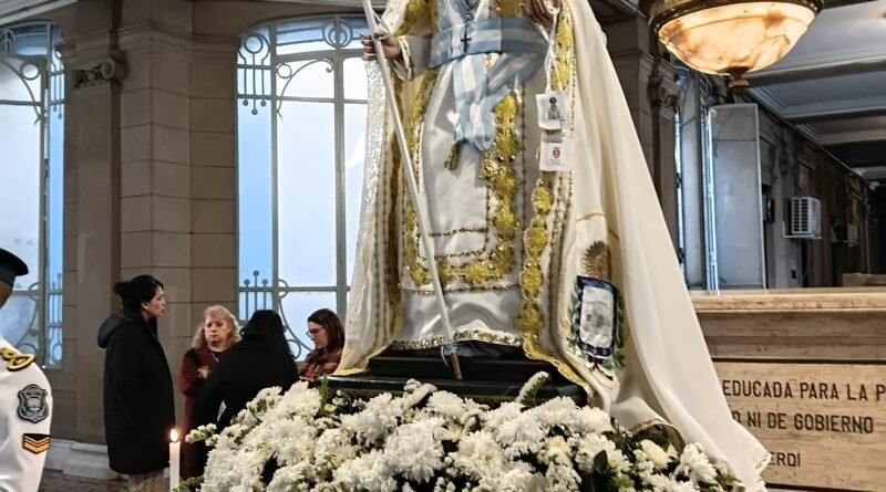 La Virgen de la Merced llegó a Casa de Gobierno en el inicio de las fiestas patronales