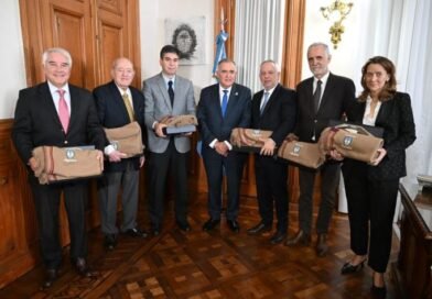 Jaldo recibió en Casa de Gobierno a representantes de ADEPA