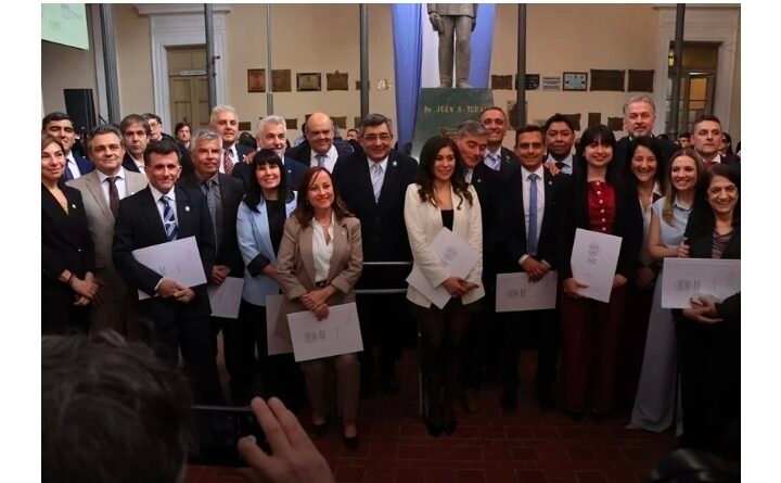 Mohamed puso en funciones al nuevo gabinete de la UNT