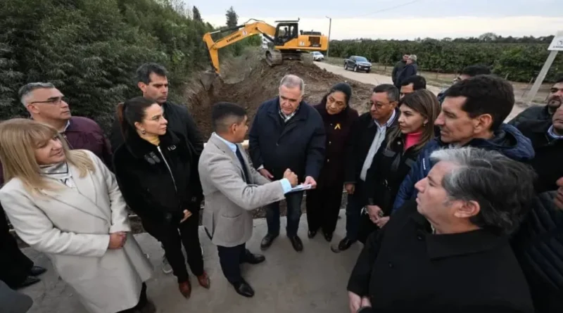 Jaldo inauguró obras y supervisó trabajos en canales de desagüe