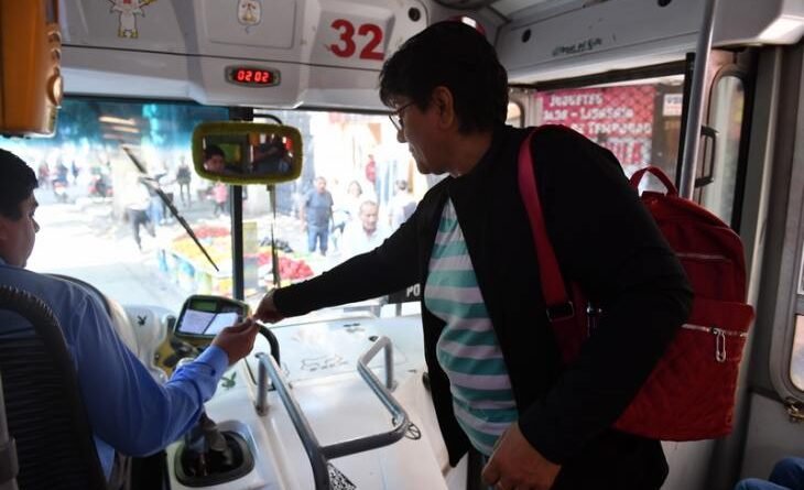 Extienden hasta el 30 de noviembre el pago en efectivo en colectivos rurales