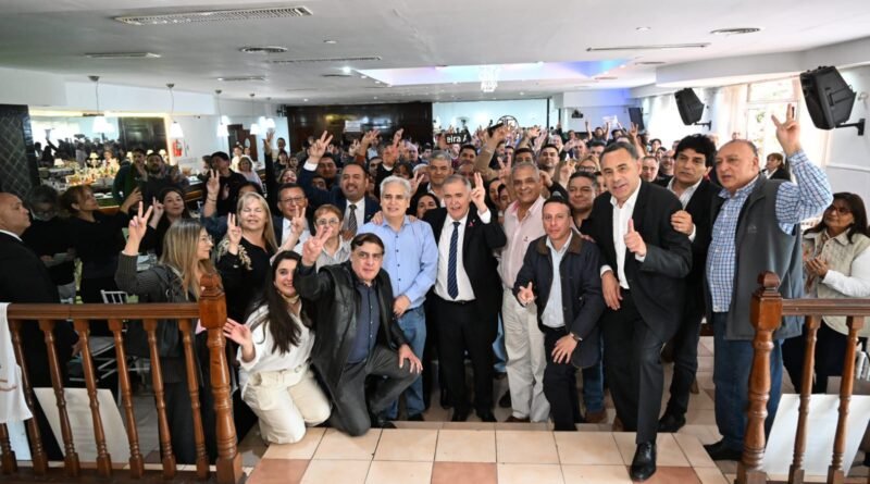 Jaldo reunió a más de 250 docentes de ATEP y AMET y destacó el rol de la educación pública