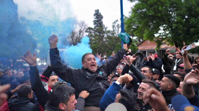 César Torres ganó en Camioneros y recupera el liderazgo del gremio con un contundente respaldo de los trabajadores