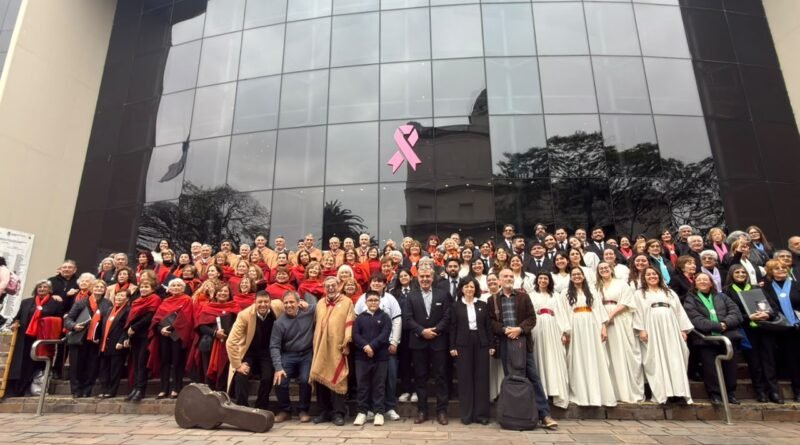 La música coral colmó el Hall de la Legislatura en un emotivo homenaje a sus directores