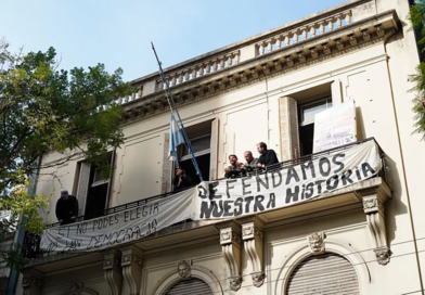 La Justicia confirmó el procesamiento de Juan Grabois por la toma del Instituto Juan Perón